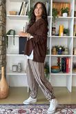 The Sunday Morning V Slouch Sweatshirt Chocolate